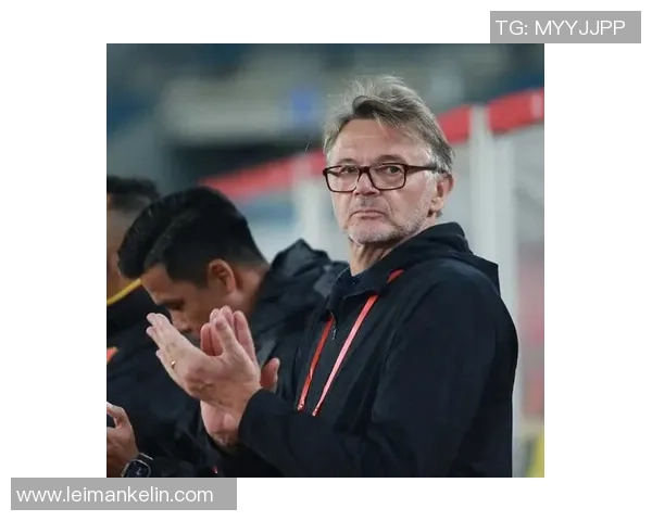 重庆足球队的节奏解析与战术深度剖析探索球队成功背后的秘密 重庆足球队的节奏解析与战术深度剖析探索球队成功背后的秘密